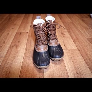Duck boots